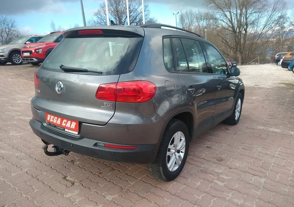 Volkswagen Tiguan cena 49900 przebieg: 285903, rok produkcji 2013 z Wałbrzych małe 211